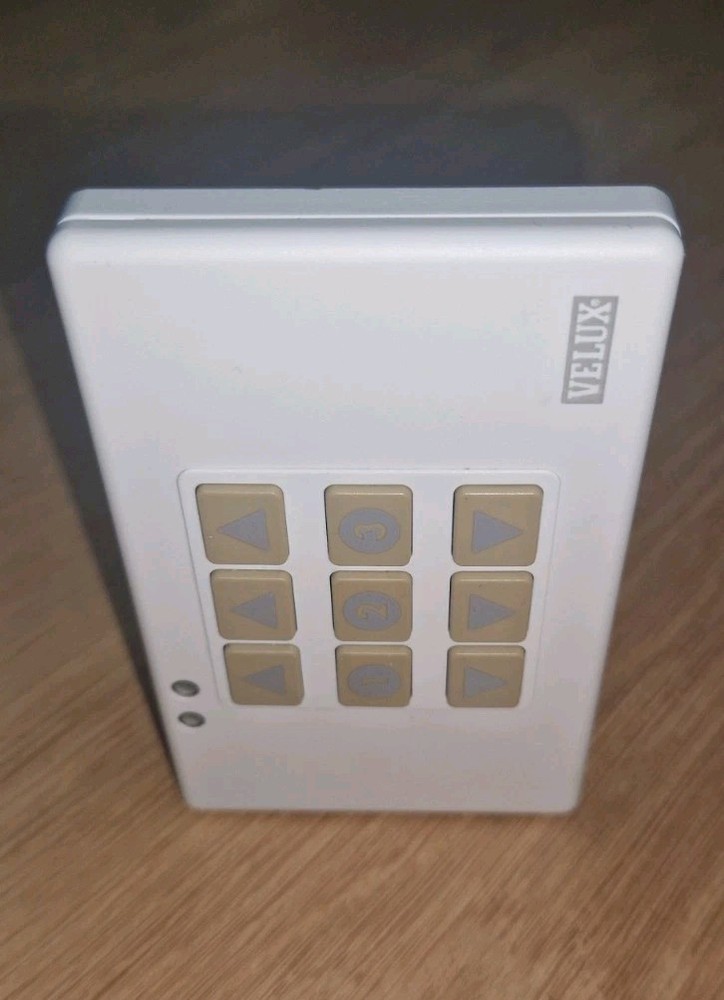 VELUX WLI 130 PUSHBUTTON PANEL WITH INTEGRATED INFRARED RECEIVER IR