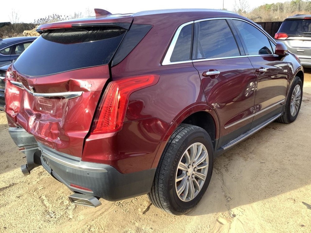 XT5 2017 Glove Box 4925385