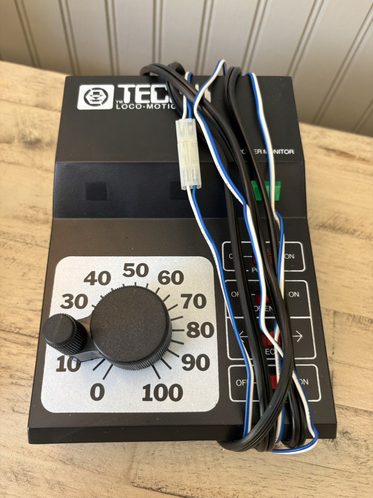 MRC Tech II Loco-motion 1500 DC Train Controller Great Condition