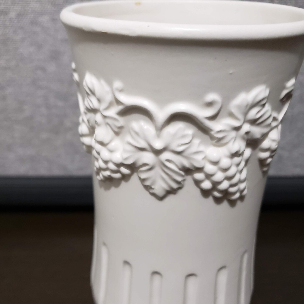 White/off White Footed Vase Embossed Grape E-3129