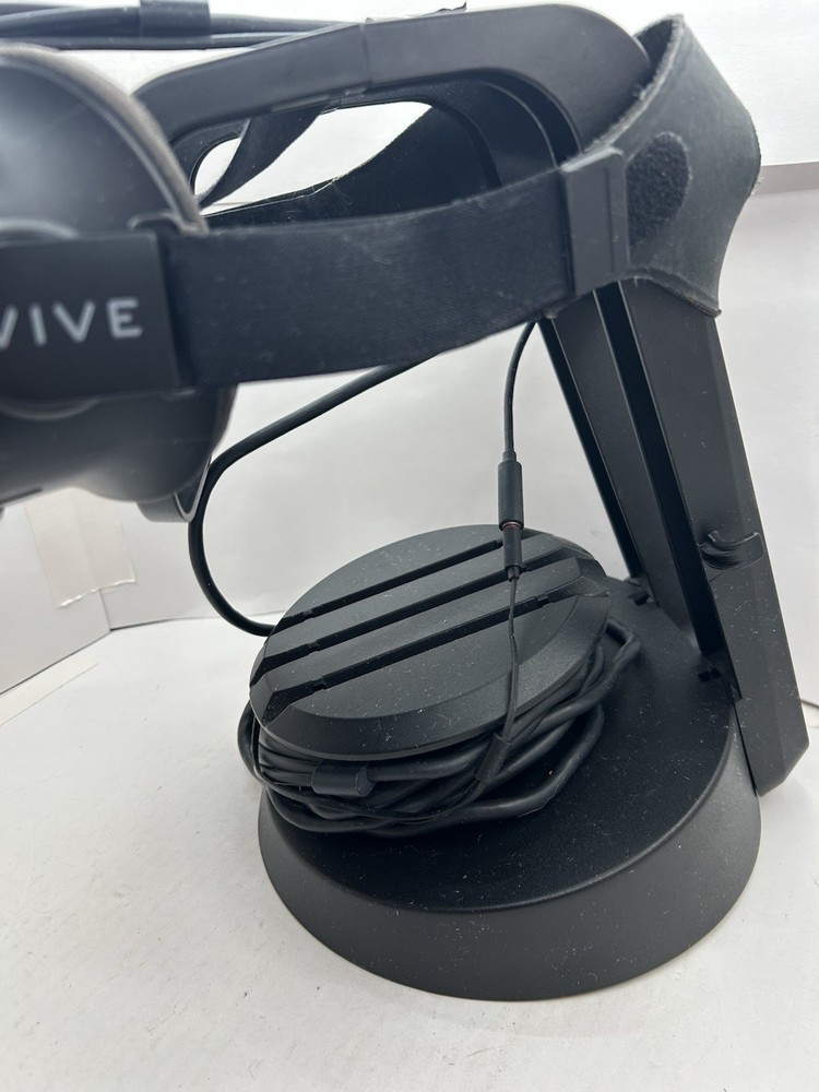 HTC Vive Virtual Reality Headset OPJT100 Only With Stand - TESTED