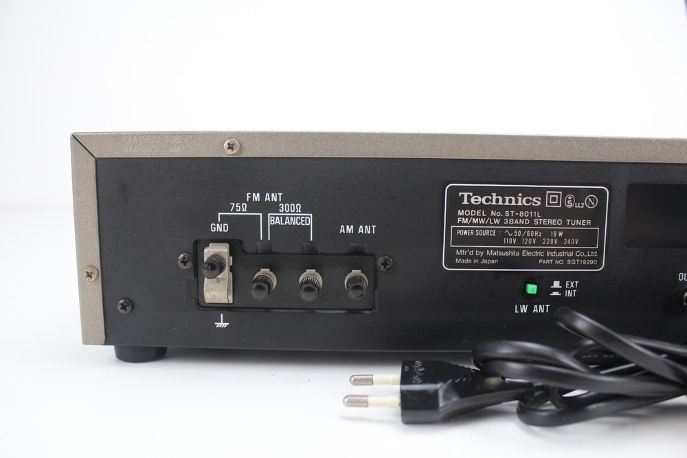 Technics 3 Band Stereo Tuner ST-8011L