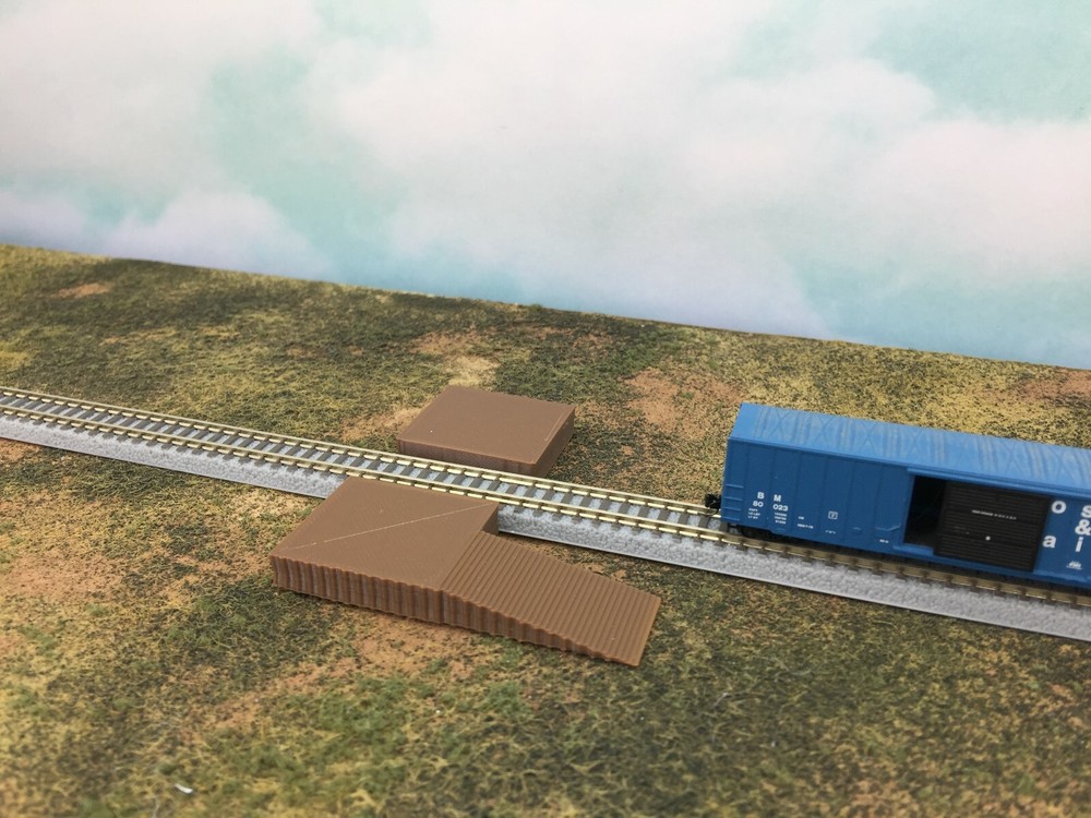 2 PC Loading Platform Dock with Ramp - Z Scale 1:220 - No Assembly Required!