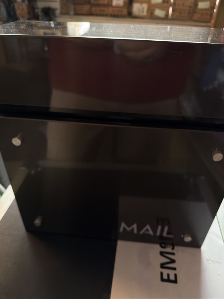 Wall-Mounted Modern Locking Mailbox from Bailey Boxes Enhance Your Home with ...