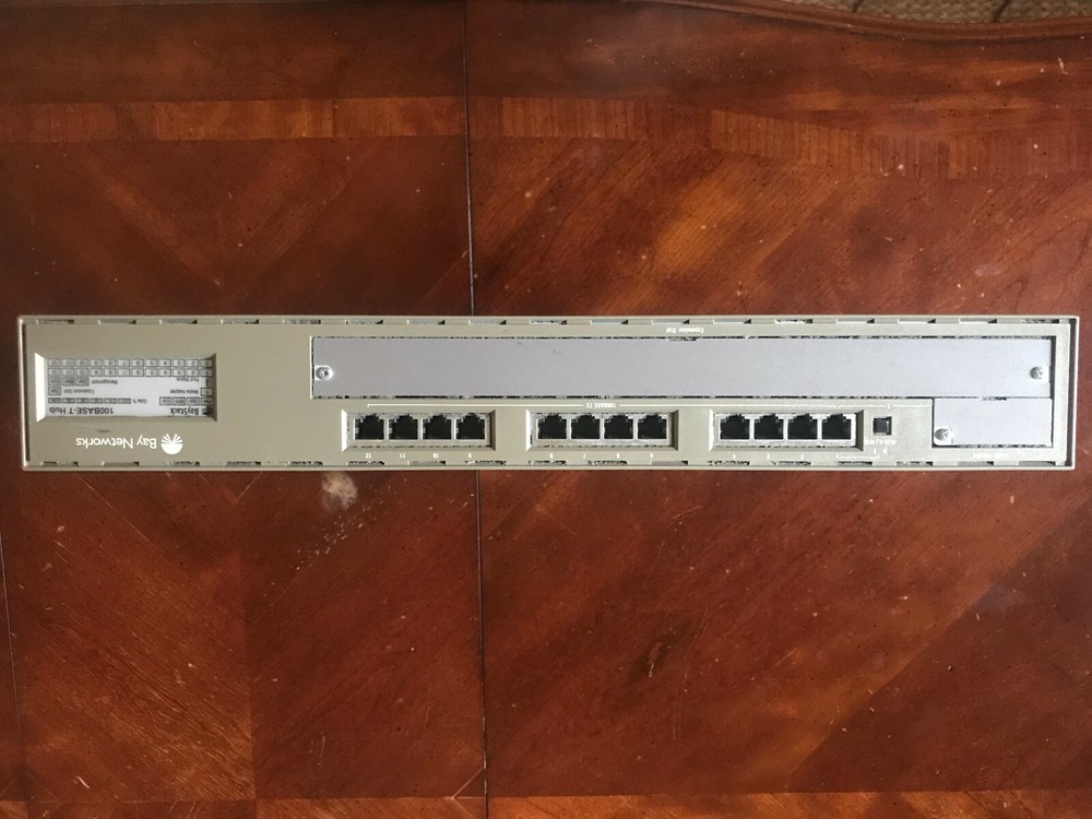 Bay Networks BayStack 100Base-T Hub - Tested