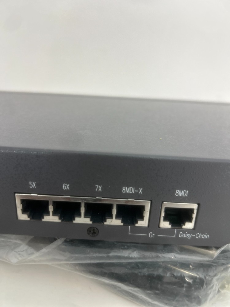 Intel Express Standalone Hub 100Base-TX Class II repeater EE100TX8 Unused