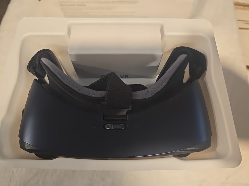 Samsung Gear VR Model SM-R323 Oculus VR Headset