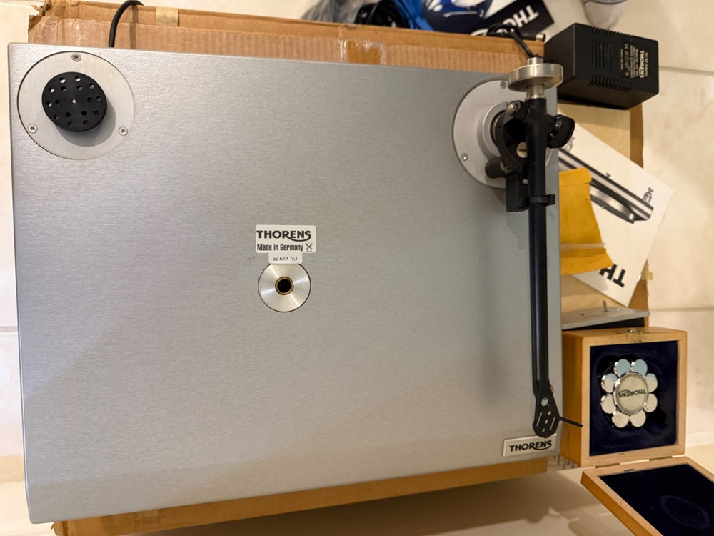 THORENS TD-850 TURNTABLE W/ Original Boxes & Manual