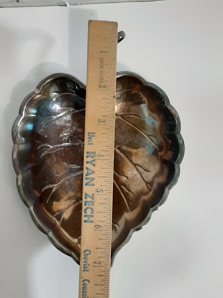 VINTAGE MASTERPIECE SILVERPLATE LEAF DISH