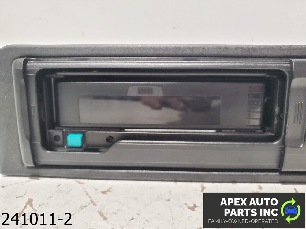 OEM 2003-2012 Range Rover 4.4L CD Disk Changer XQE500120