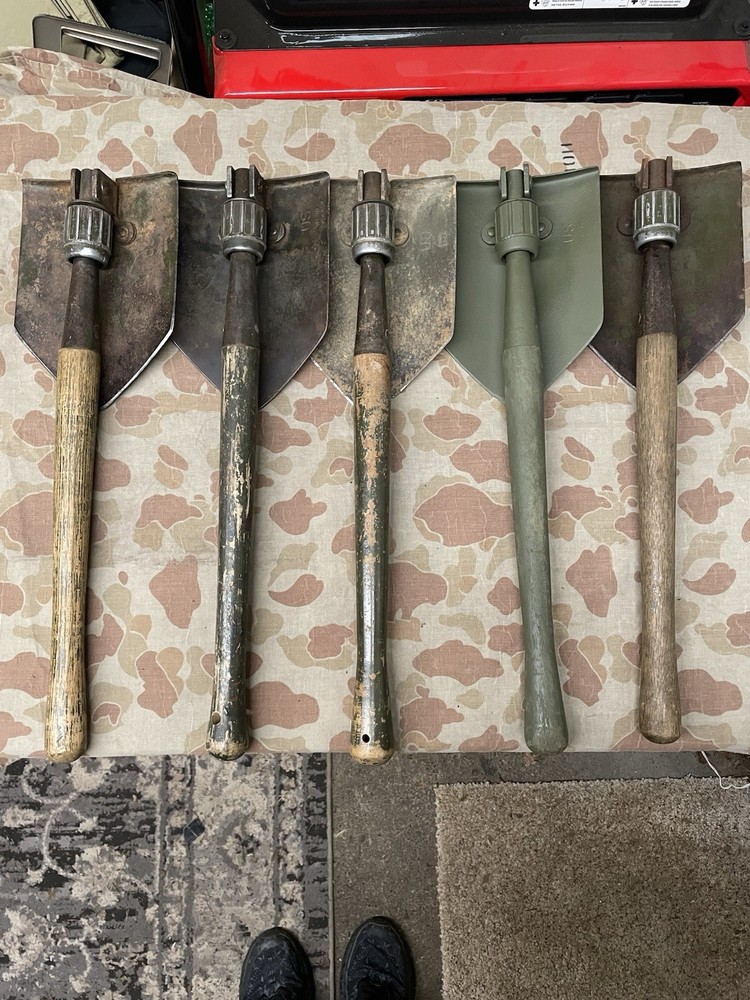 WW2 USGI M43 Shovel Entrenching Tool 1944 & 1945 Dated (One Only)