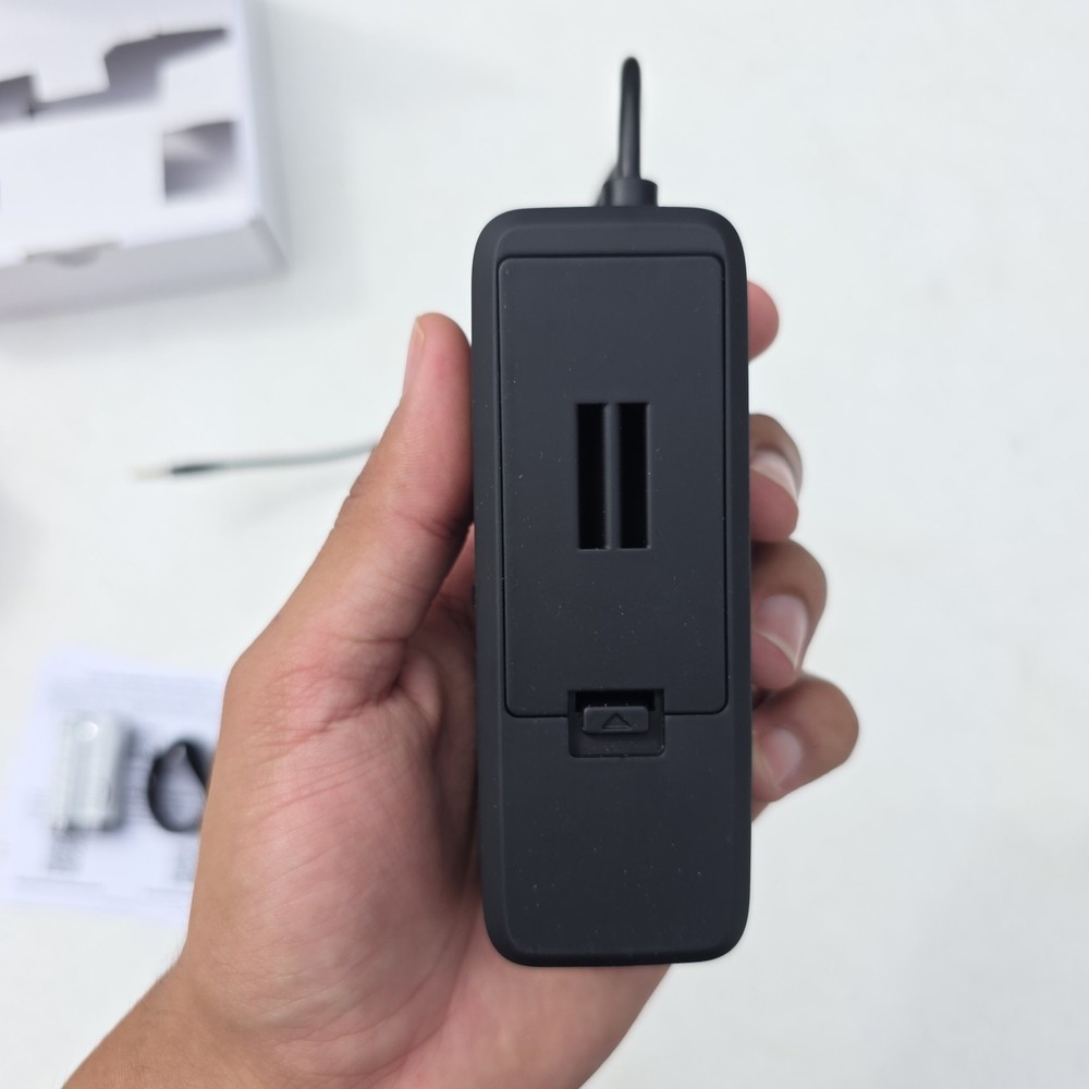 IK Multimedia iRig Pre 2 - XLR Microphone Interface for iOS Devices Damaged Box