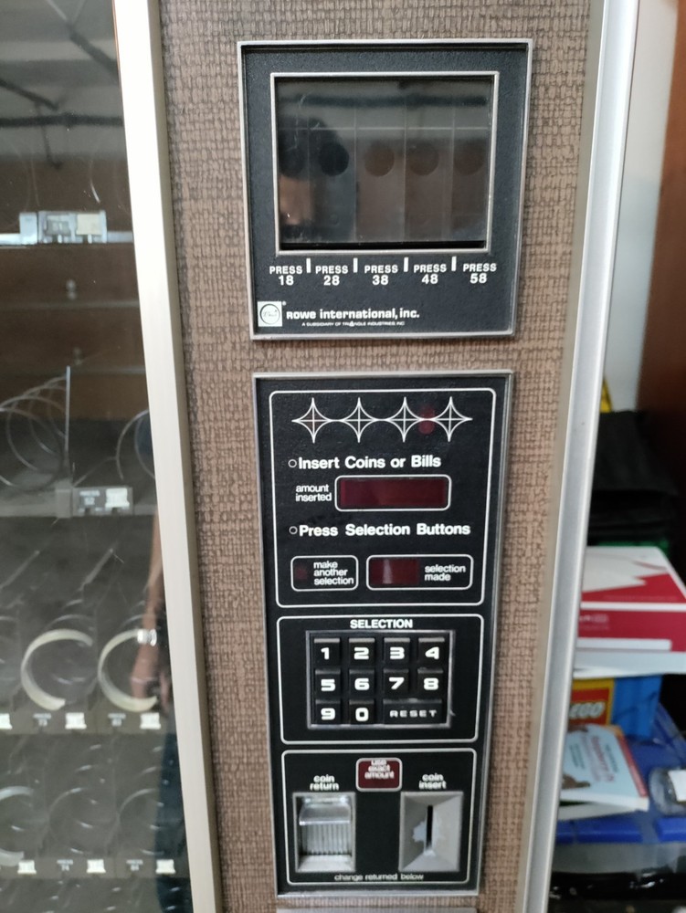 Rowe 4945S Vending Machine