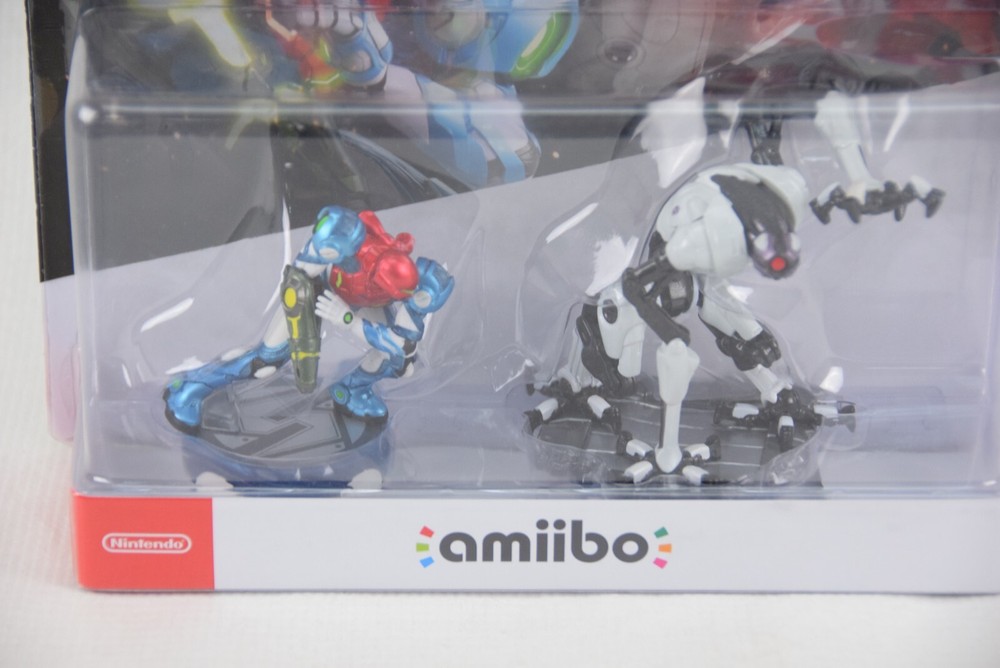 Metroid Dread amiibo Figures - Samus/E.M.M.I.