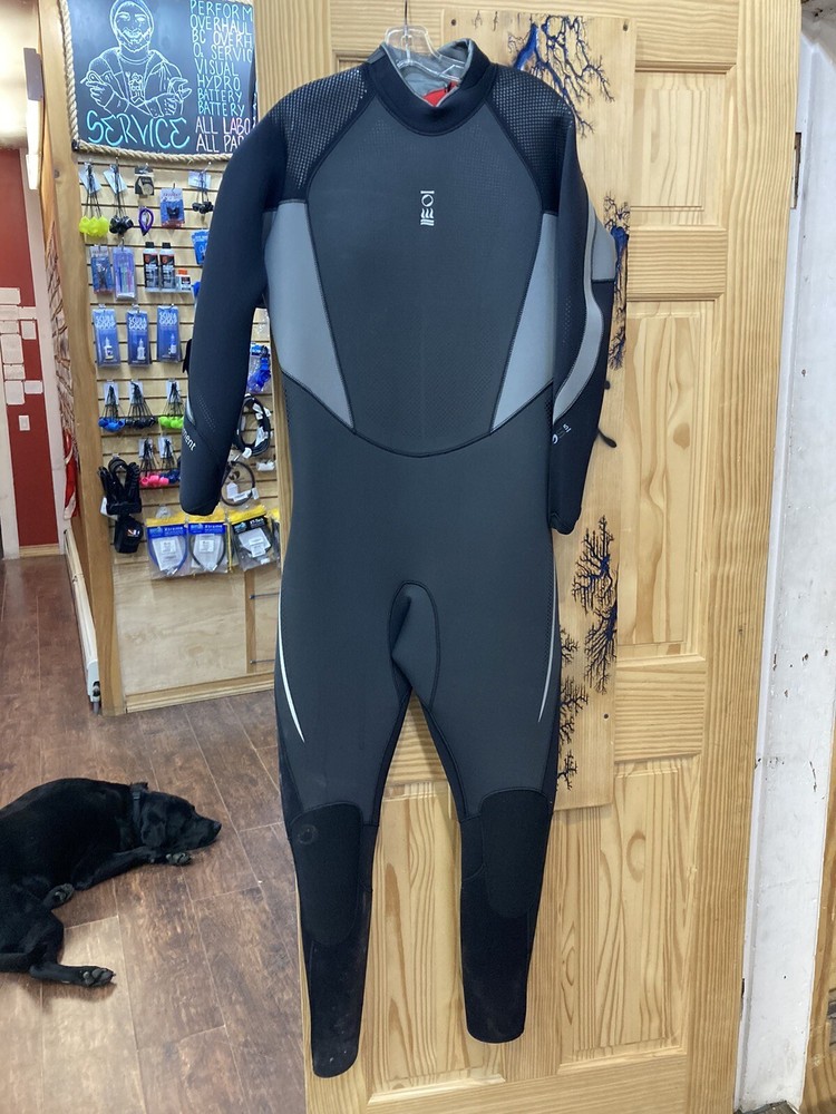 Fourth Element Xenos 5mm Mens Wetsuit Size XL Short