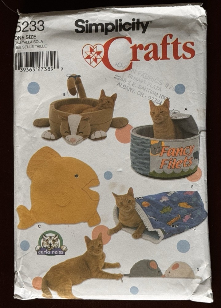 2004 Simplicity Crafts Pattern #5233 Cat Beds & Toys Complete & Uncut