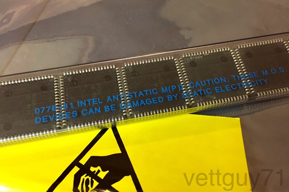 Genuine Original Intel N80286-12 16-bit CPU, PLCC68, 12.5MHz, 286, x86 processor