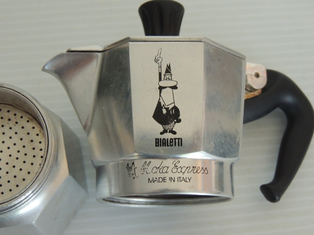 Bialetti Moka Express 1 Cup / 2Oz. 60ml Espresso Maker - Silver S- 4 BOTTOM