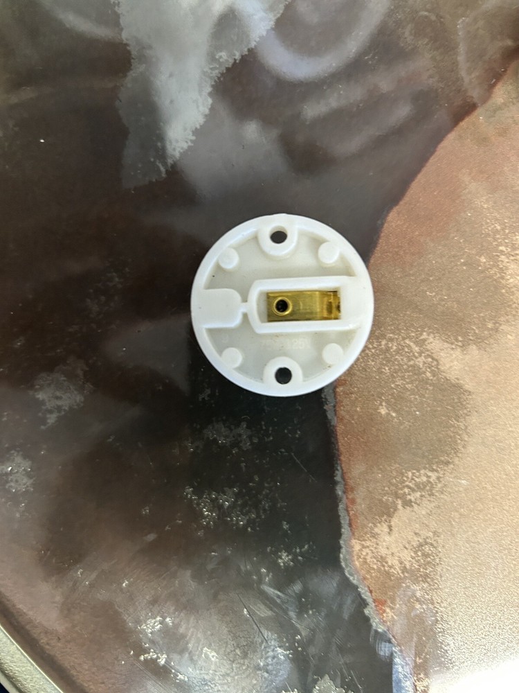 Sun-Lite White Plastic Candelabra Socket , One-Piece, Keyless, E12 Lampholde