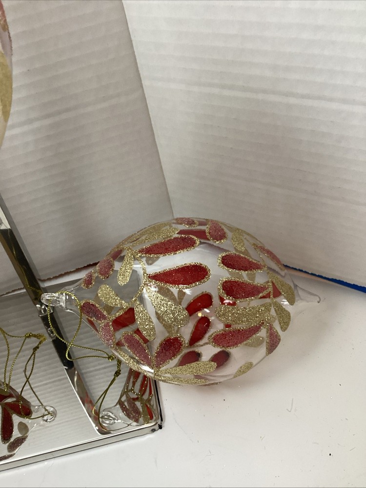 3 Christmas Ornament Glitter Drop with Leaf And Vine Pattern