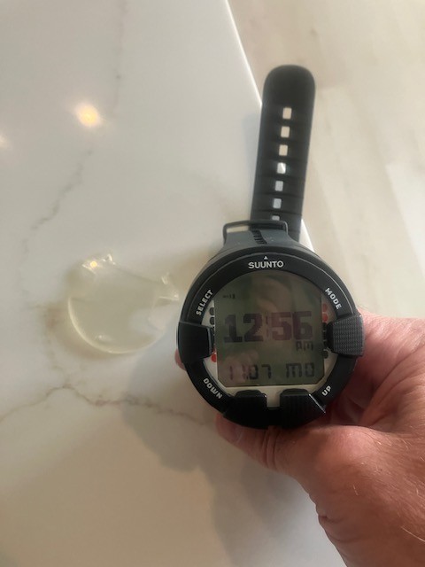 Suunto Vyper Air dive computer with USB cord, extra screen protector