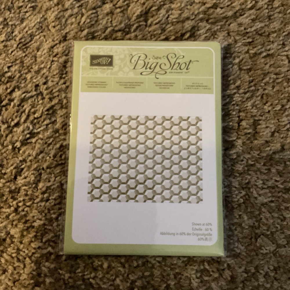 NEW Stampin' Up HEXAGON DYNAMIC 3D Embossing Folder BEEHIVE BACKGROUND DESIGN
