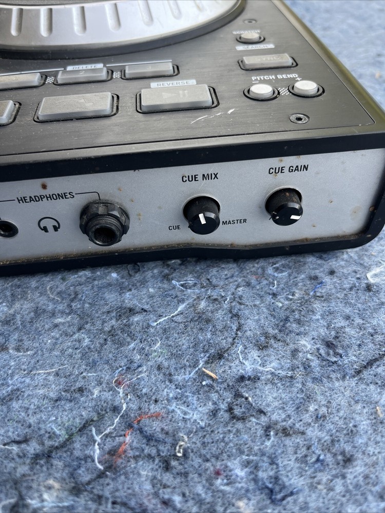 Numark IDJ PRO controller W/Case (Missing Power Cord) Parts only ,UNTESTED