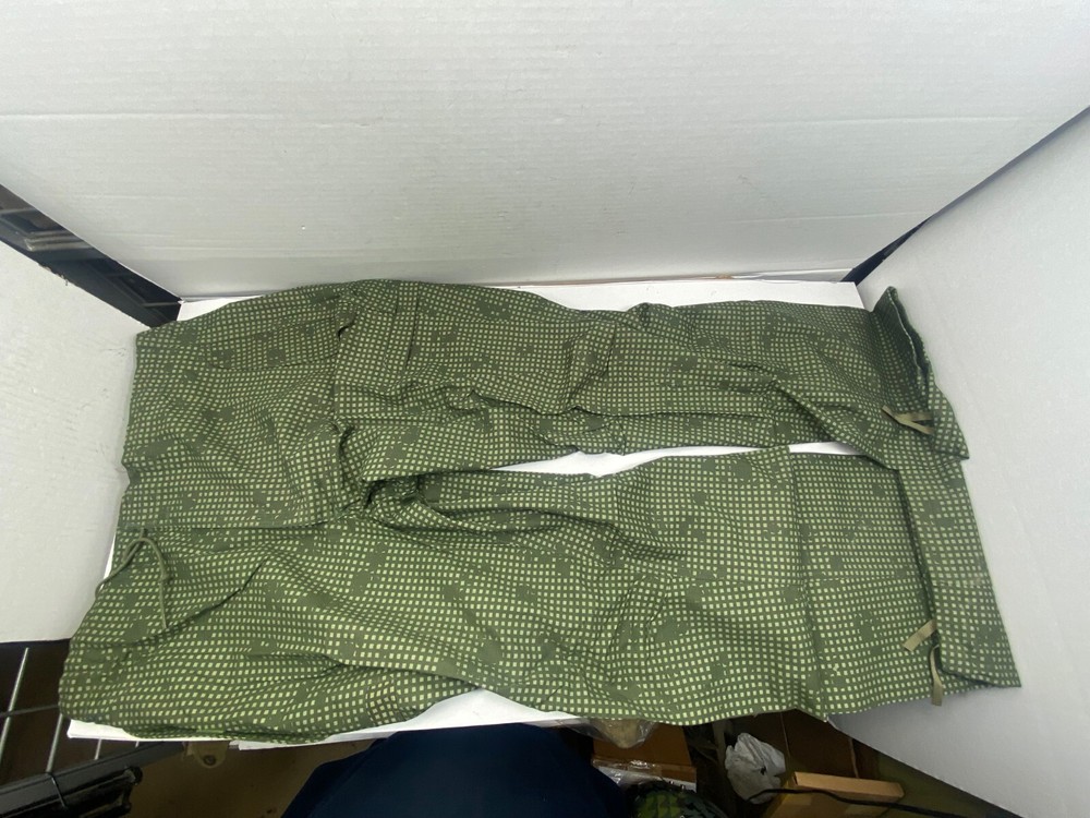 Night Desert Camo Pants, Size Medium Long NOS