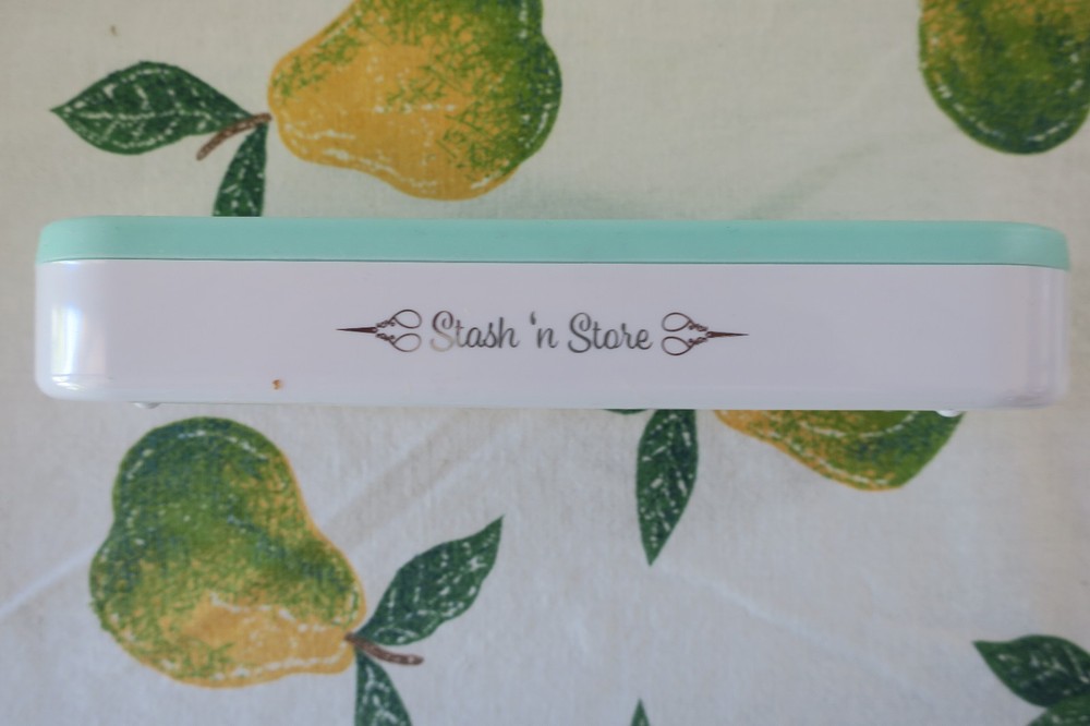 Stash 'n Store It's Sew Emma Mint 8"