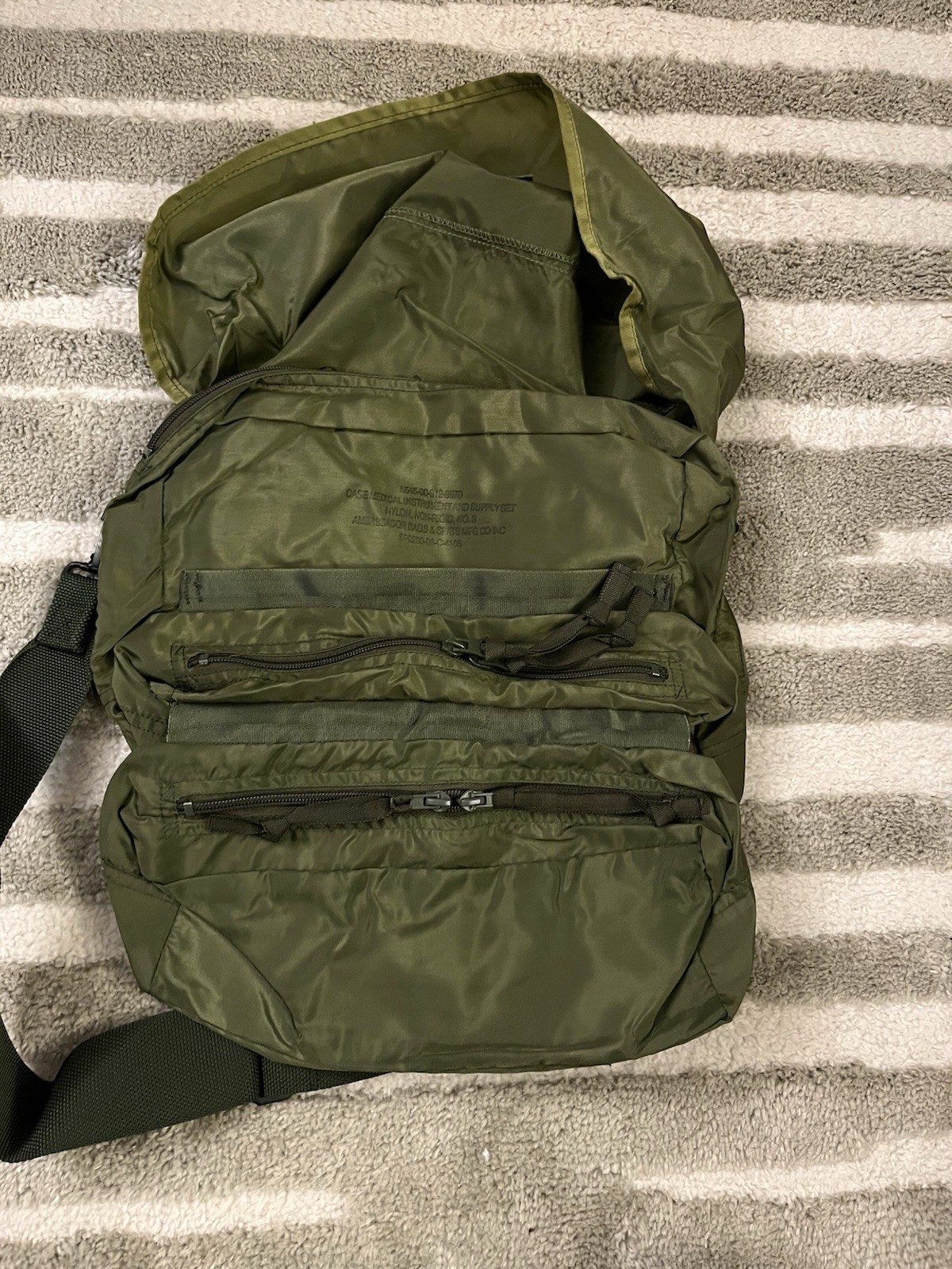 NEW U.S. Military Combat Medical (CLS Bag) NSN: 6546-00-912-9870 OD Green