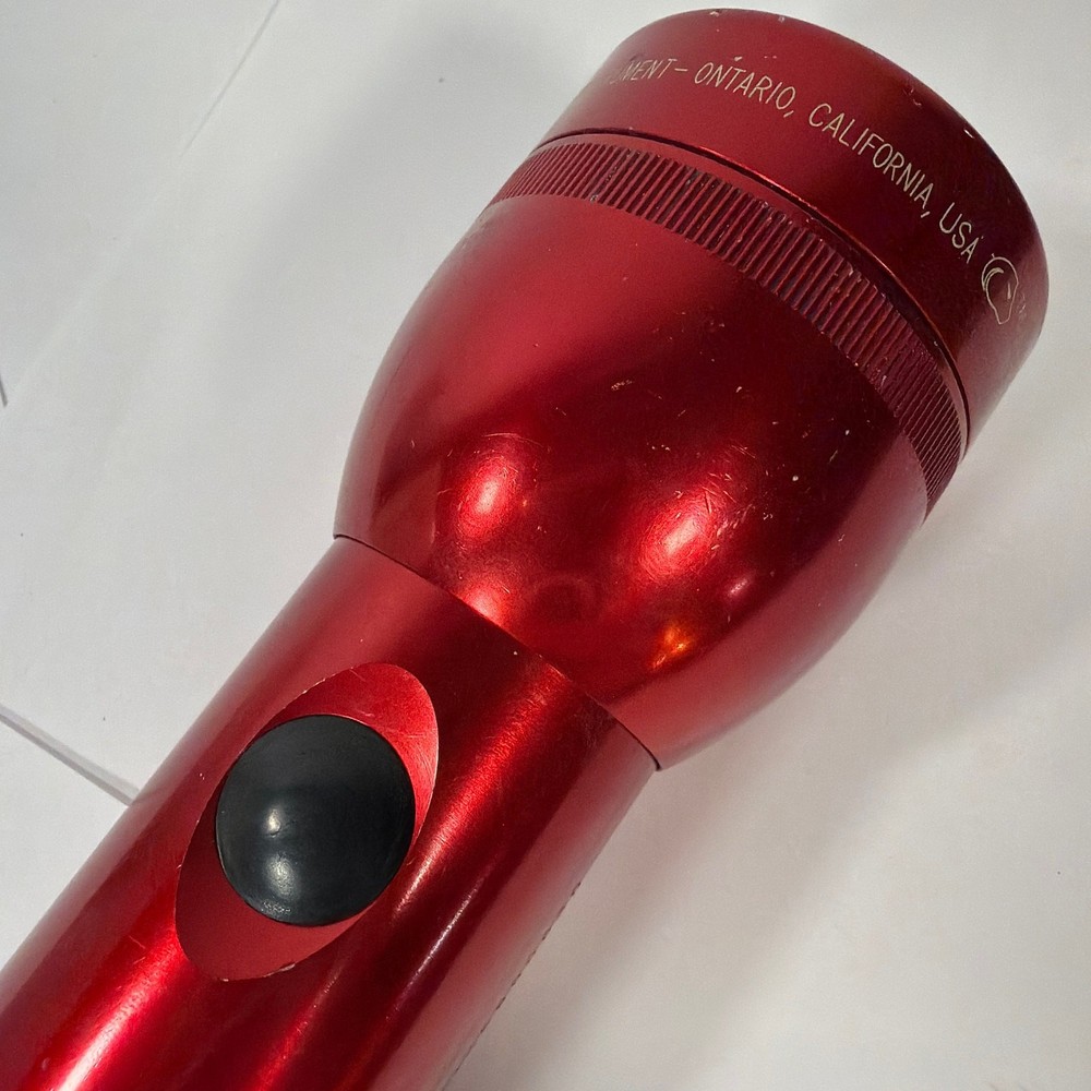 Maglite 2D Cell Flashlight Red