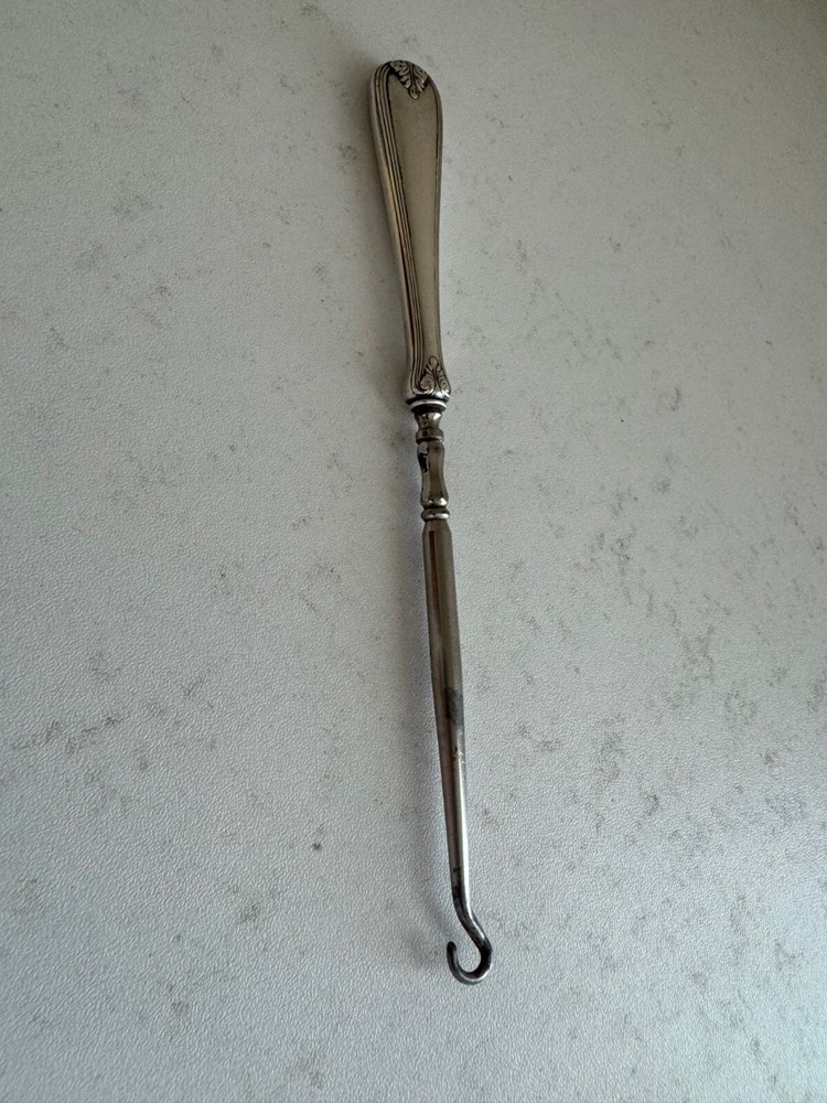 Antique Sterling Silver Handle Button Hook w/ Leaf Decoration & Monogram