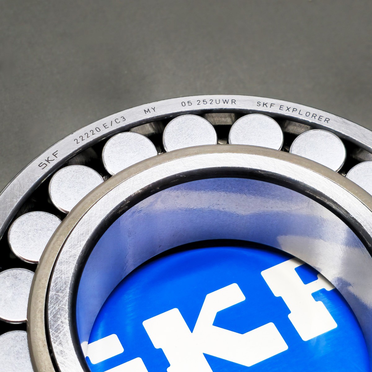 New Spherical Roller Bearing For 22220E/C3 22220EC3 22220E C3 SKF No Seal