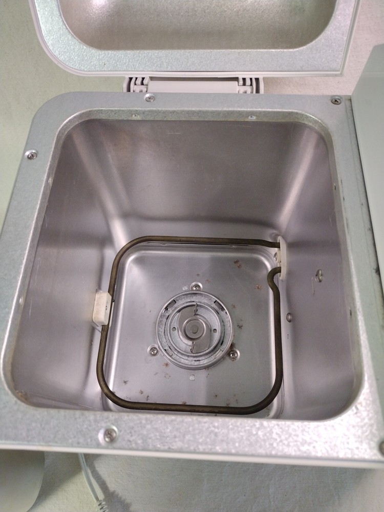 Regal Kitchen Pro Breadmaker Model K6743 Kitchen Appliance Auto Bread Machine