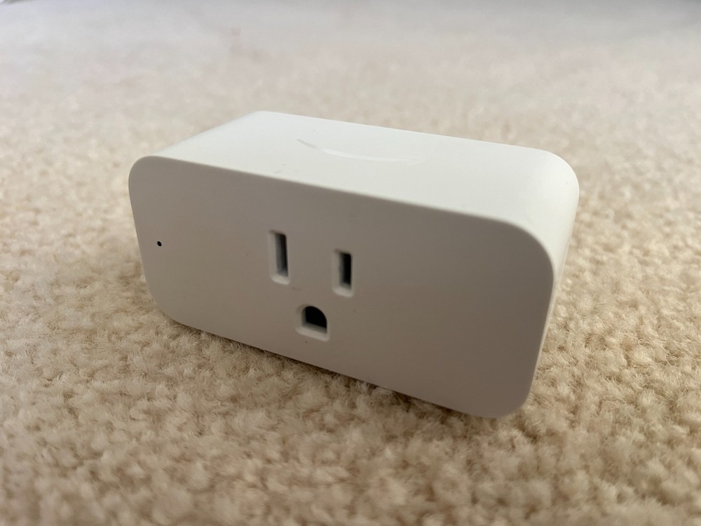 Amazon Alexa Smart Plug C2YY37 - White