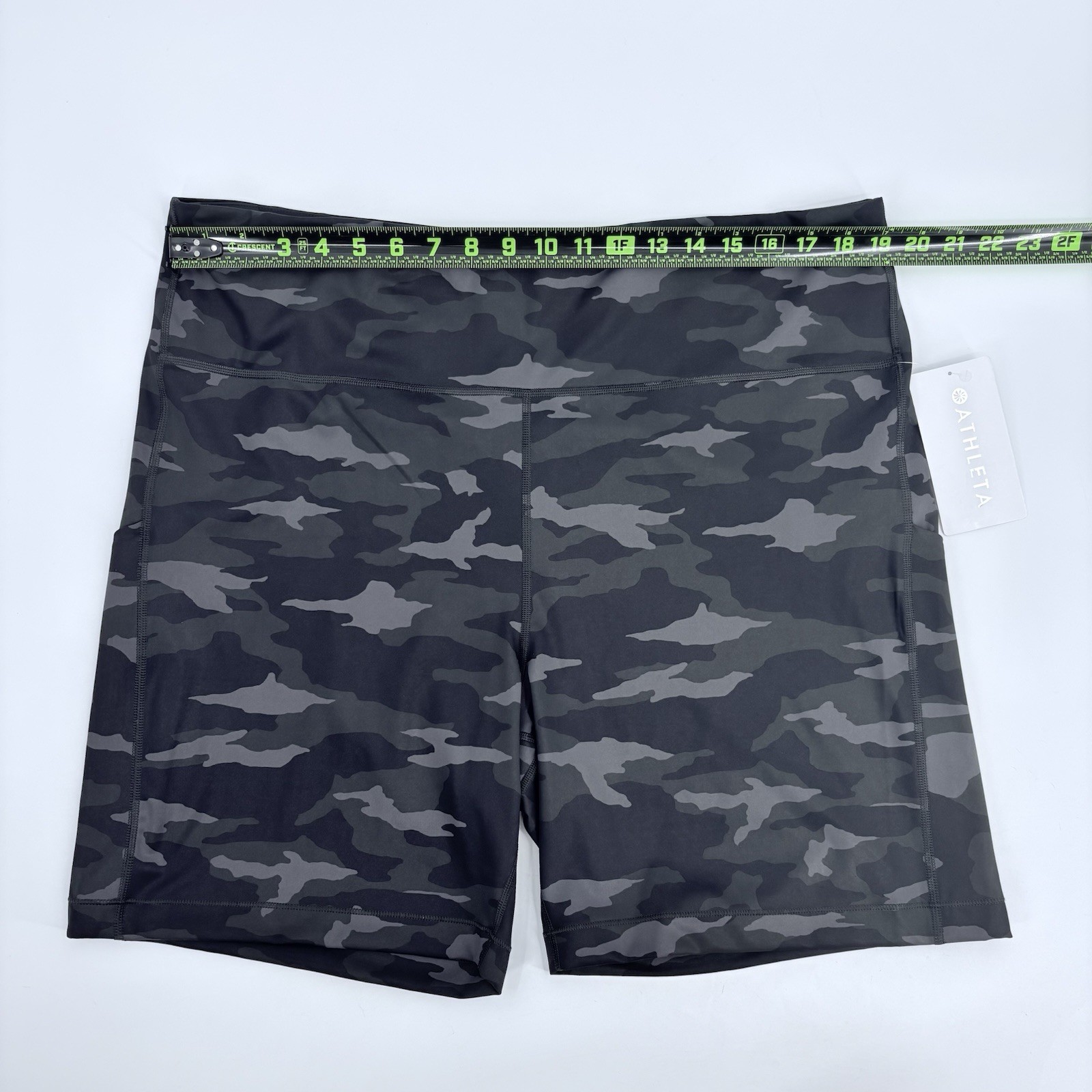 Athleta Utimate Stash Pocket Camo 7 Shorts Womens 3X Athletic Workout Gym Summer