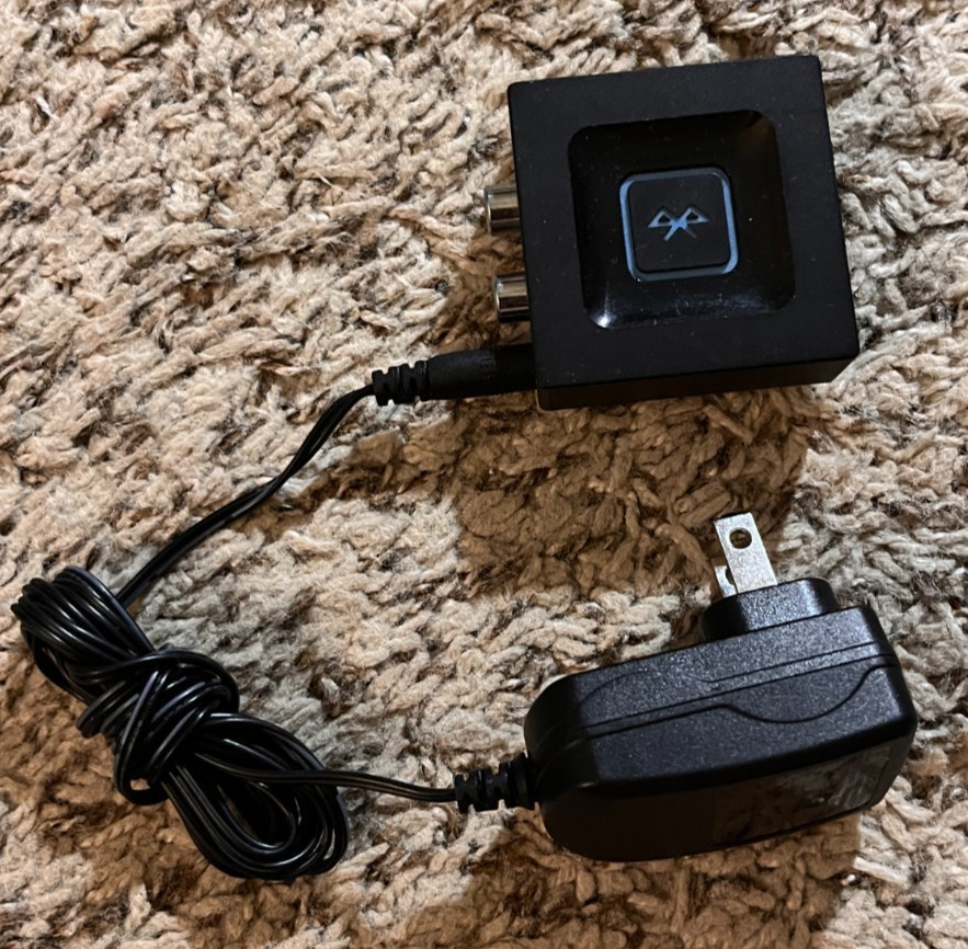 Logitech Bluetooth Audio Adapter w/Charger 880-00451 Tested Works