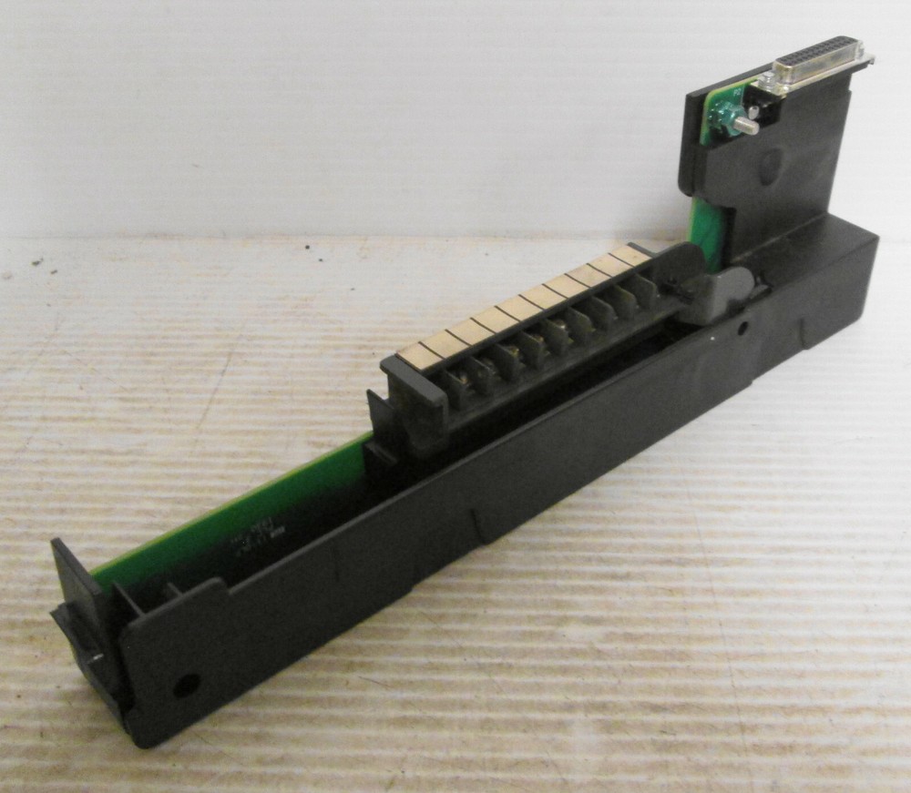 Allen-Bradley 1492-CM1771-LA003 Swing Arm Conversion Module 8A 30VDC