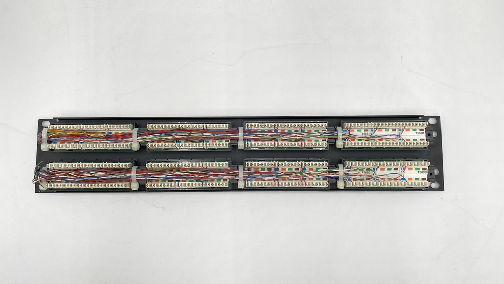 AMP CATEGORY 5e SYSTEM 48 port patch panel