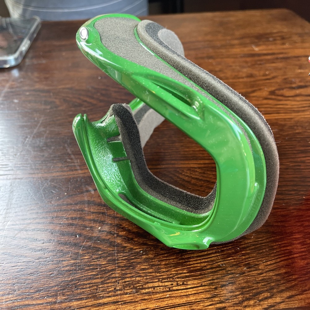oakley elevate goggle frame green