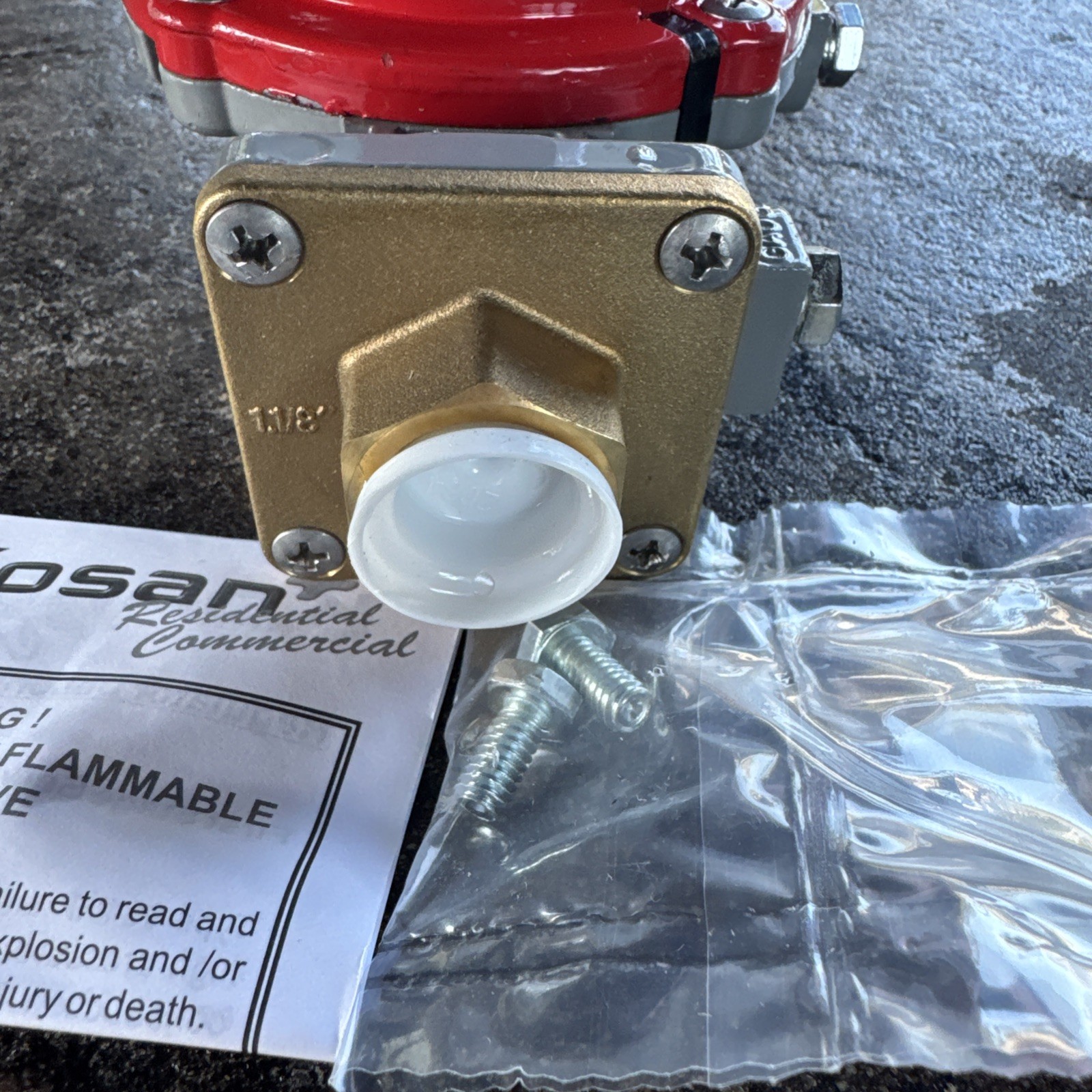 Cavagna Kosan 988HP-05 1st Stage Propane Regulator Outlet 1/2" NPT Inlet POL