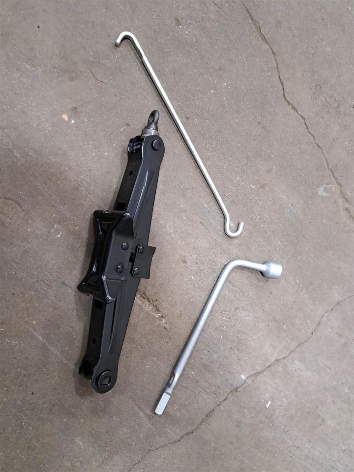 2016 Prius Jack Sku#4166955