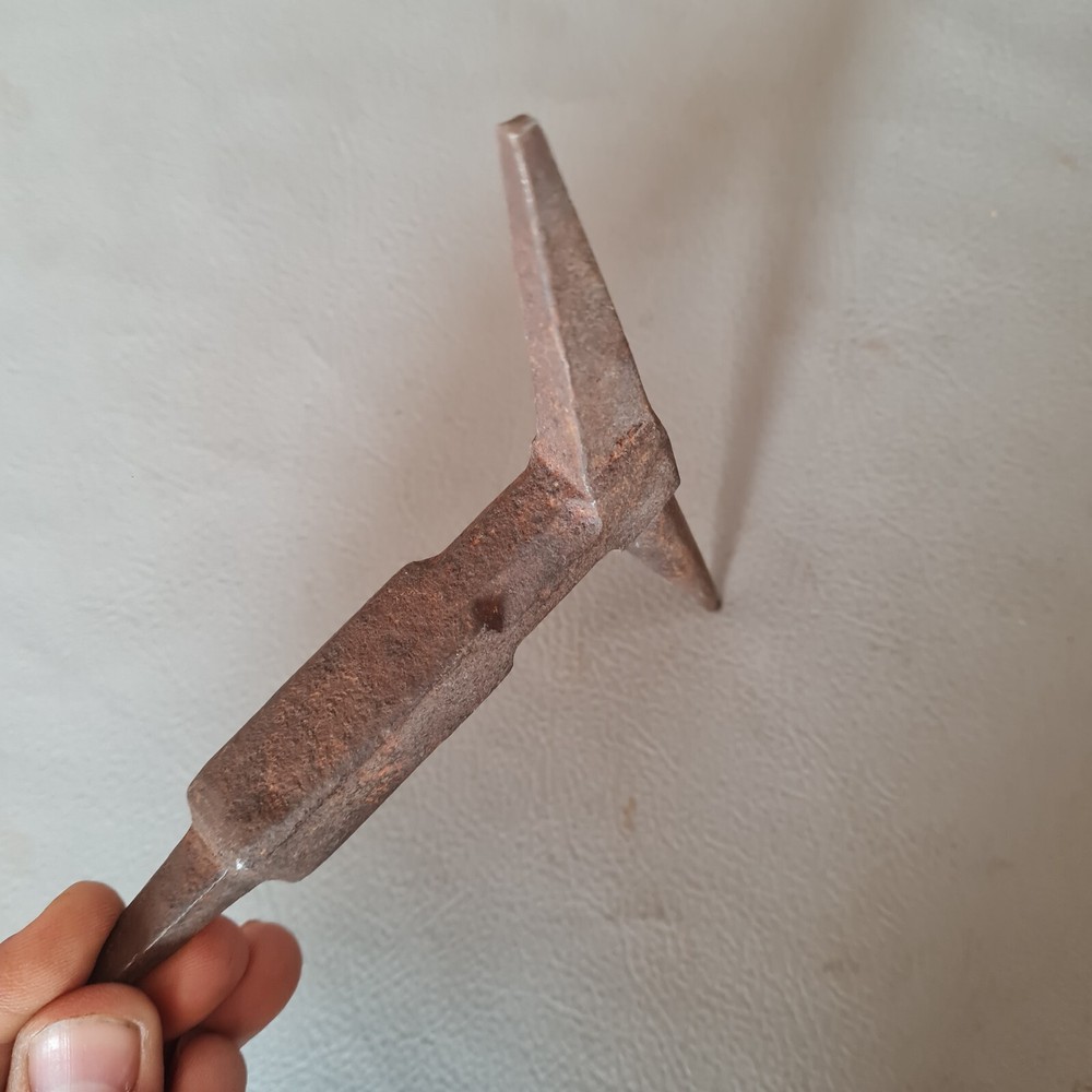 Rare original T-Shaped Iron Gunsmith Blacksmith silversmith Shaping Tool 4.5"