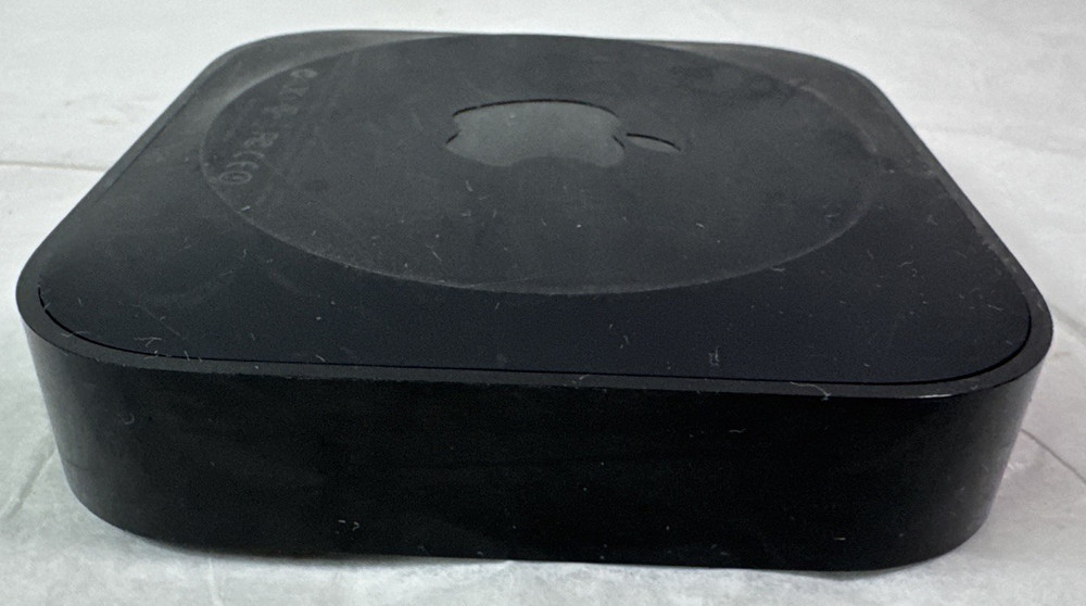 Apple TV Model A1469 3rd Generation W/ Apple Remote Tested Bundle media streamer