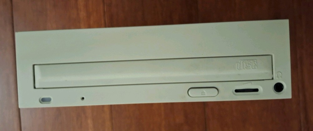 TEAC Vintage Model CD-55A Superquad 4X PC CD-ROM Drive