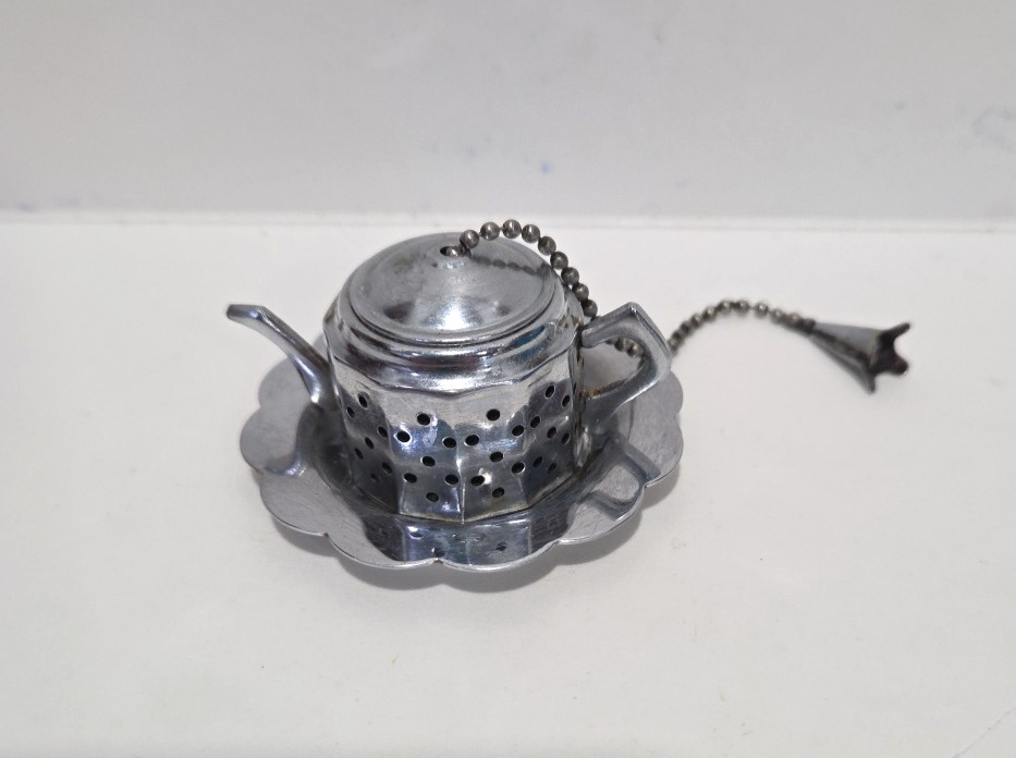Vintage Miniature Teapot Tea Infuser