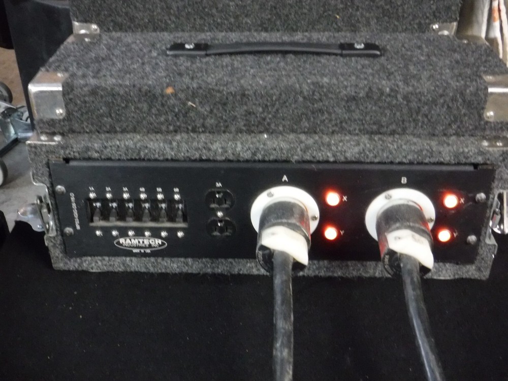 RAMTECH 120A POWER DISTRO GRUNDORF 3U ROADCASE 30A breakers 6 circuit 20A edison