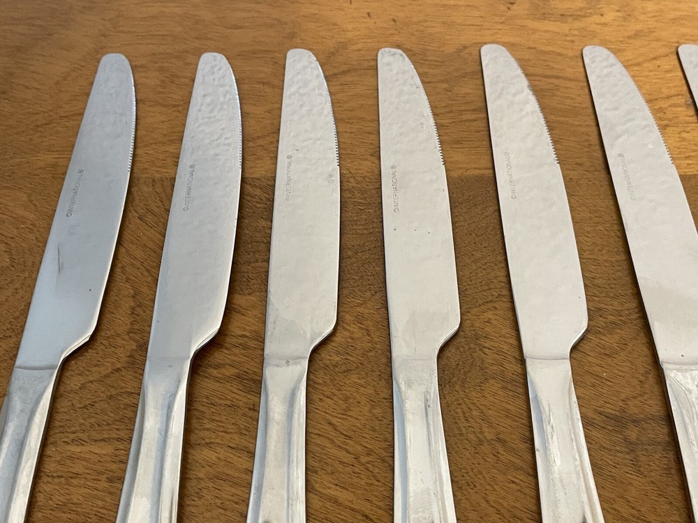 7 International Silver FORTE Stainless Modern Solid Dinner Knives 9.5"