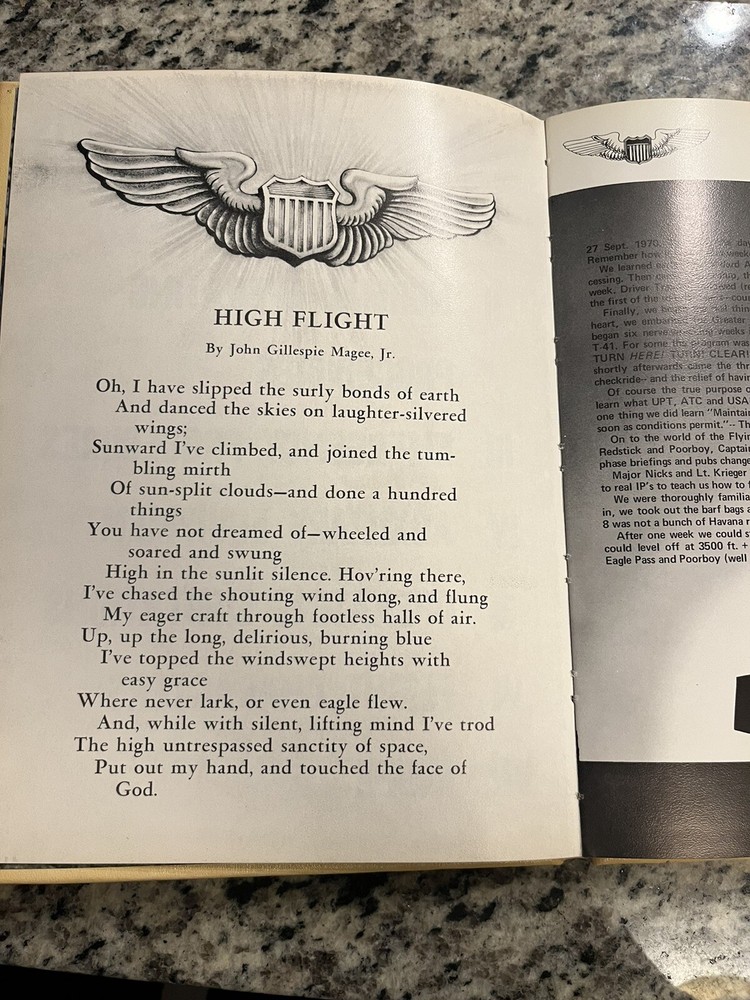 UPT Class 72-03 Flight Manual/Yearbook 1971