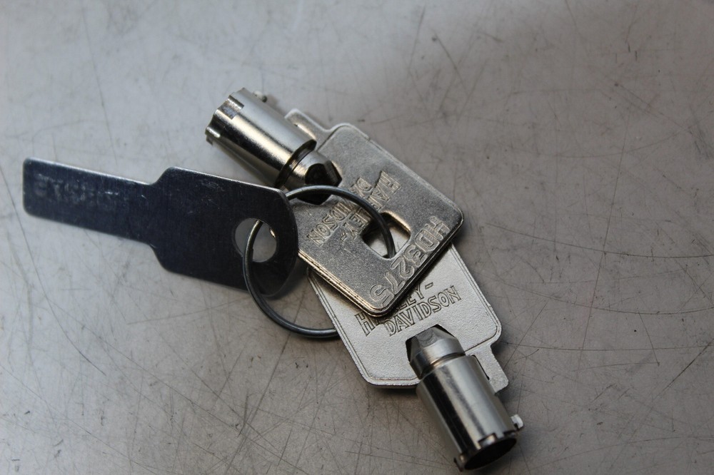 Harley OEM New 2 Key Set Key Cut Code 3152